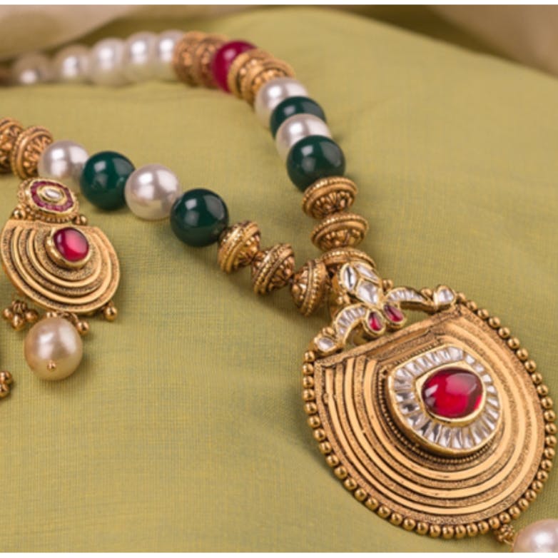 Jewellery,Fashion accessory,Body jewelry,Necklace,Pearl,Gemstone,Jewelry making,Bead,Pendant,Magenta