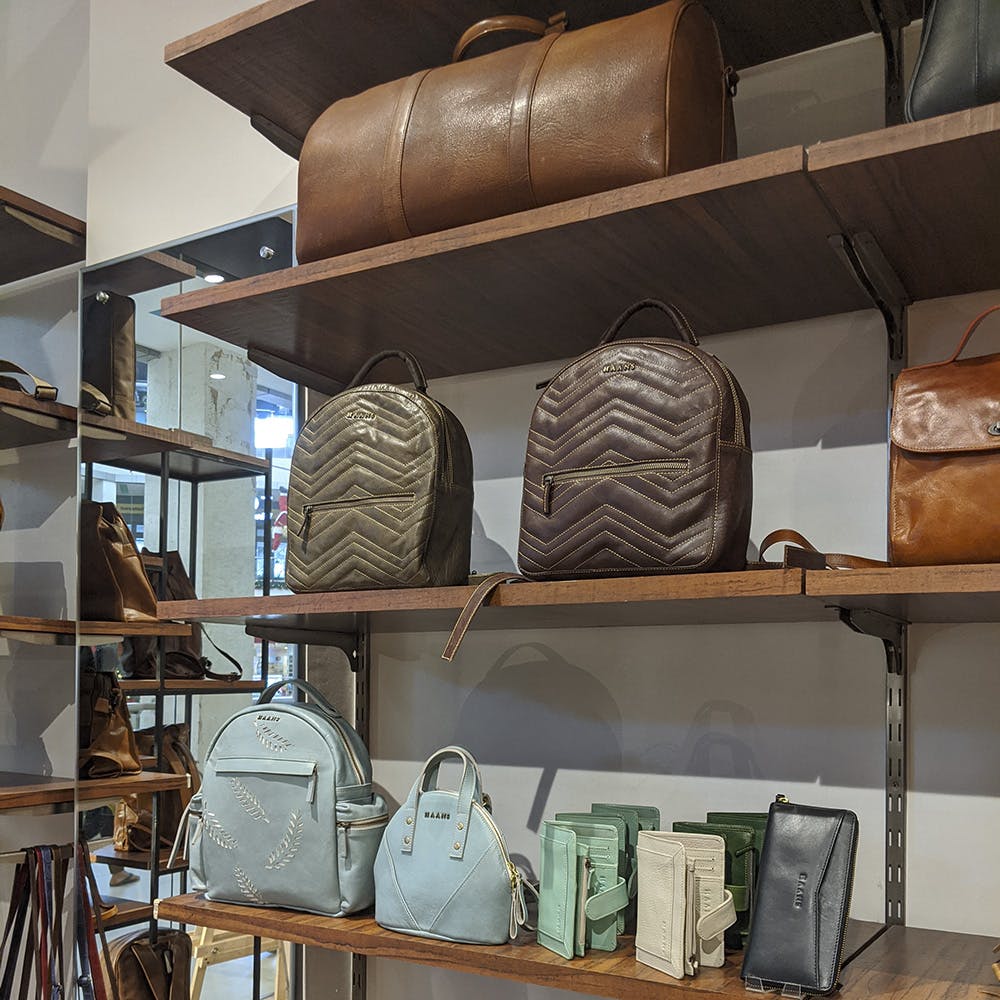 Haans leather outlet bags