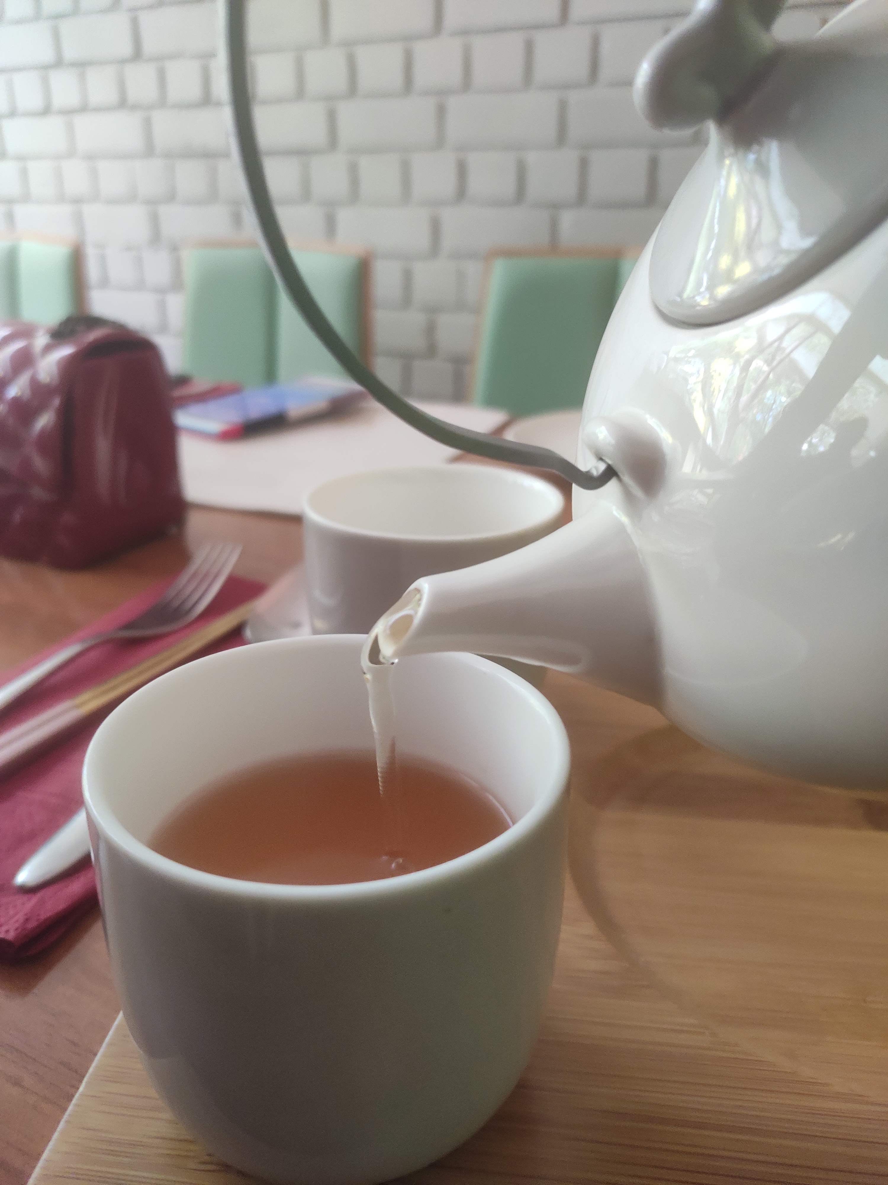 Teapot,Drink,Tea,Cup,Tableware,Serveware,Food,Cup,Earl grey tea,Dairy