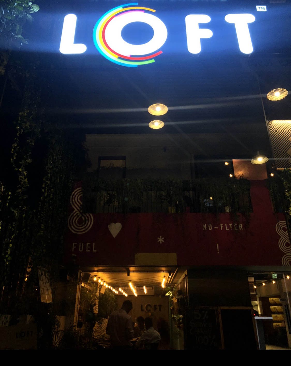 Zee 5 Loft Provides The Finest Cafe Experience!