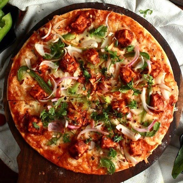 Dish,Food,Cuisine,Pizza,California-style pizza,Ingredient,Pizza cheese,Flatbread,Meat,Italian food