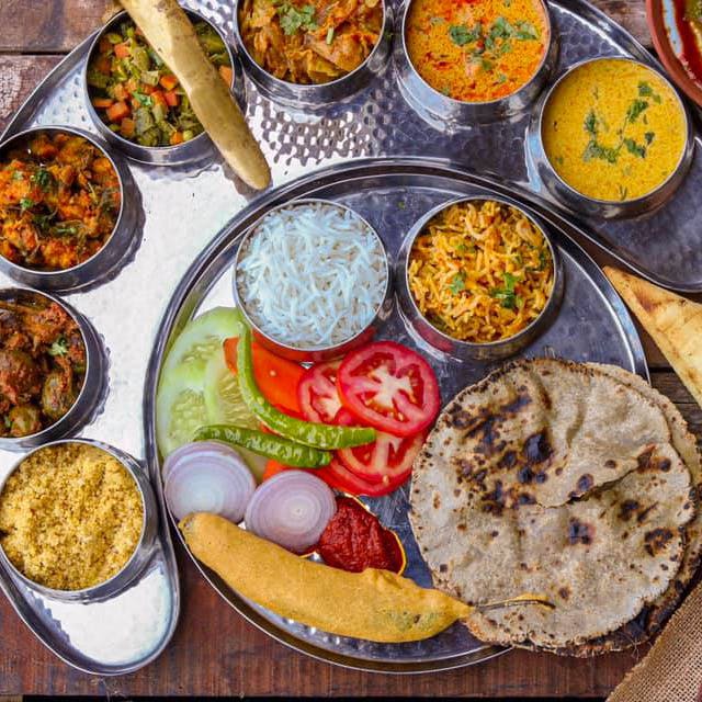 Dish,Food,Cuisine,Meal,Ingredient,Punjabi cuisine,Naan,Sindhi cuisine,Produce,Lunch