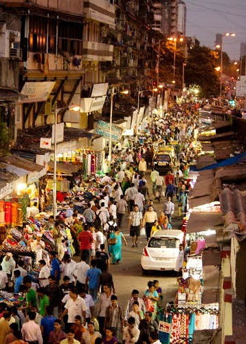 Crowd,People,Marketplace,Bazaar,Market,Public space,City,Human settlement,Town,Night