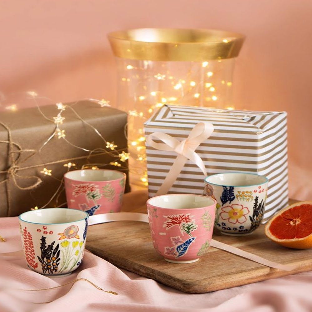 Cup,Cup,Lighting,Table,Drinkware,Tableware,Porcelain,Room,Teacup,Ceramic