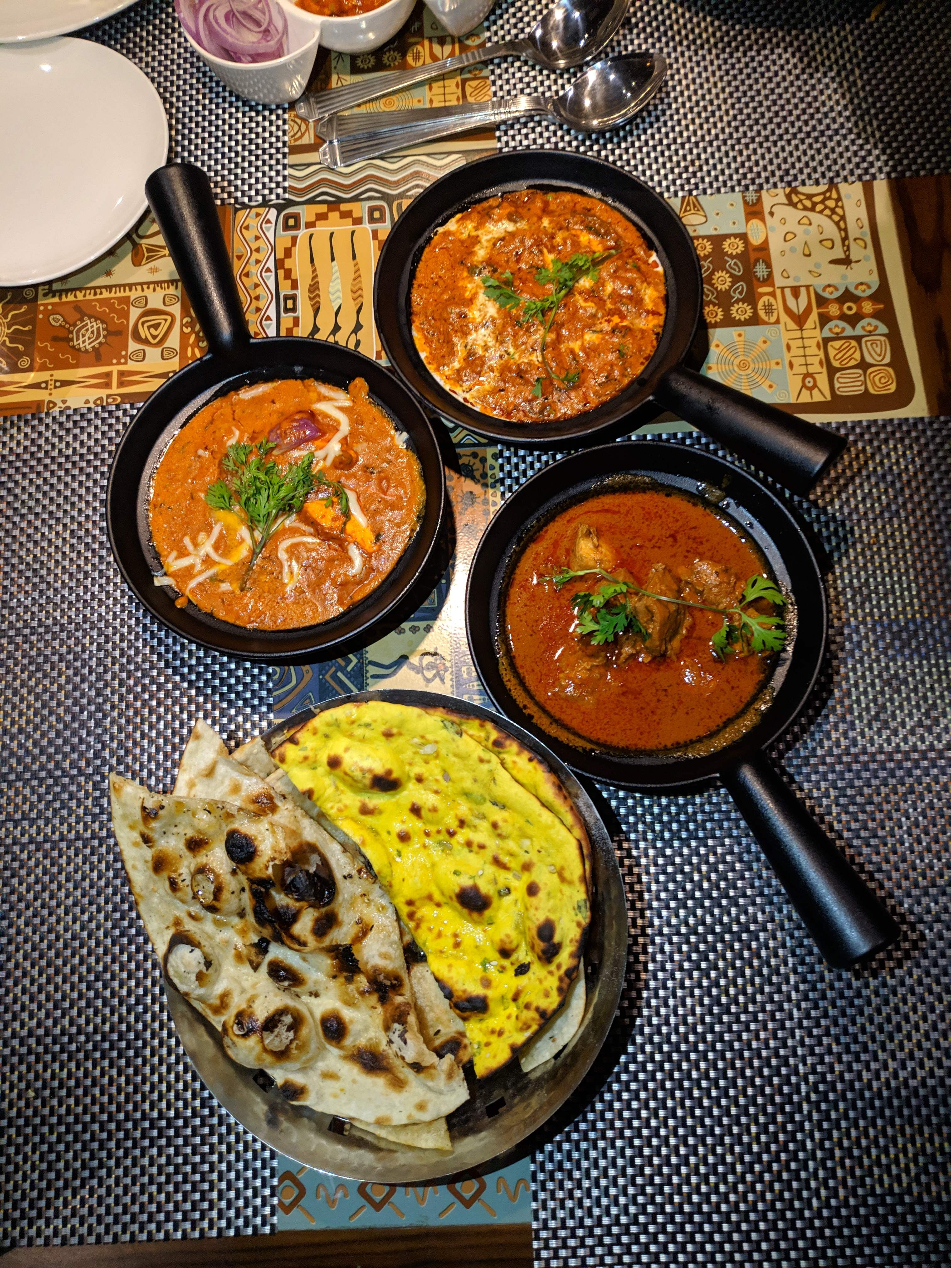 Dish,Food,Cuisine,Naan,Ingredient,Curry,Punjabi cuisine,Produce,Chapati,Meal