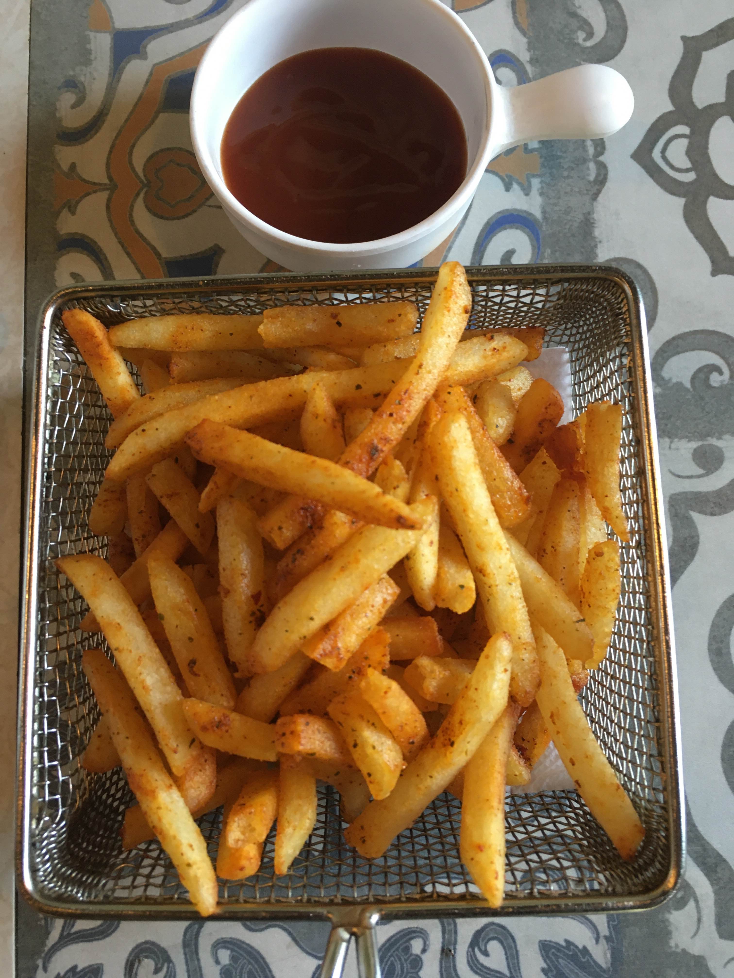 Dish,Food,French fries,Junk food,Fried food,Fast food,Cuisine,Deep frying,Side dish,Kids' meal