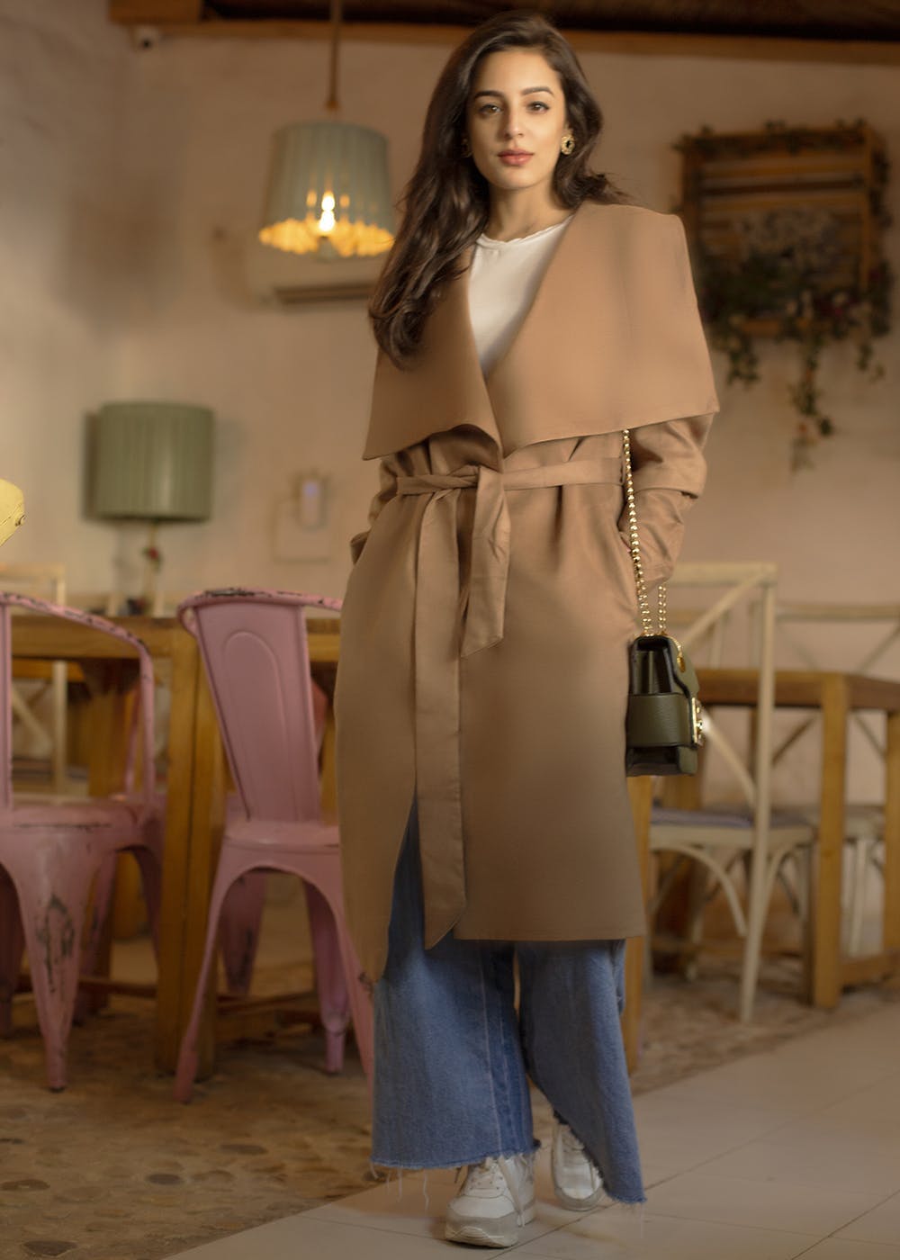 Clothing,Trench coat,Fashion,Coat,Outerwear,Overcoat,Duster,Fashion design,Fashion model,Beige