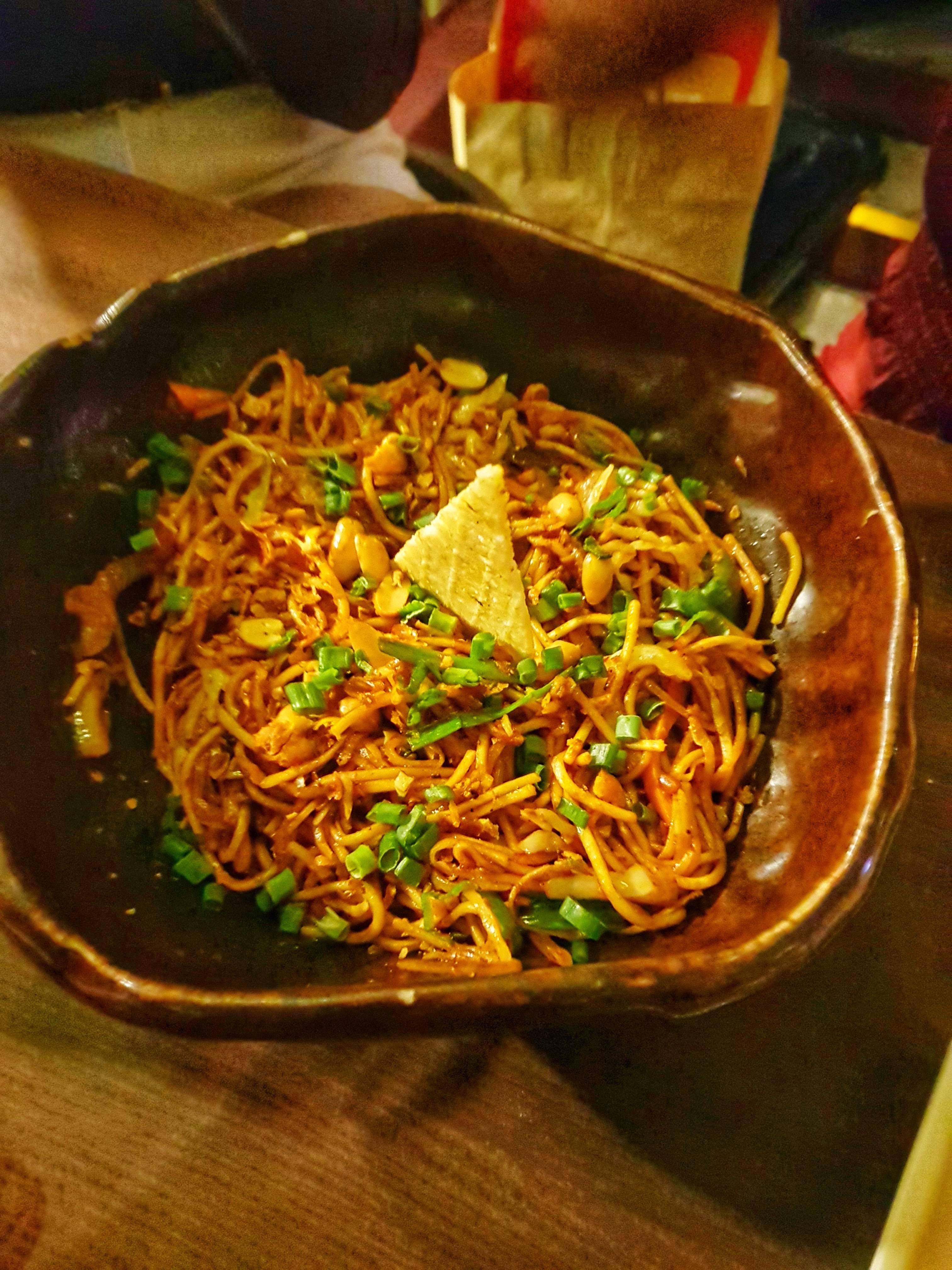 Dish,Food,Cuisine,Noodle,Pad thai,Chow mein,Fried noodles,Pancit,Spaghetti,Ingredient