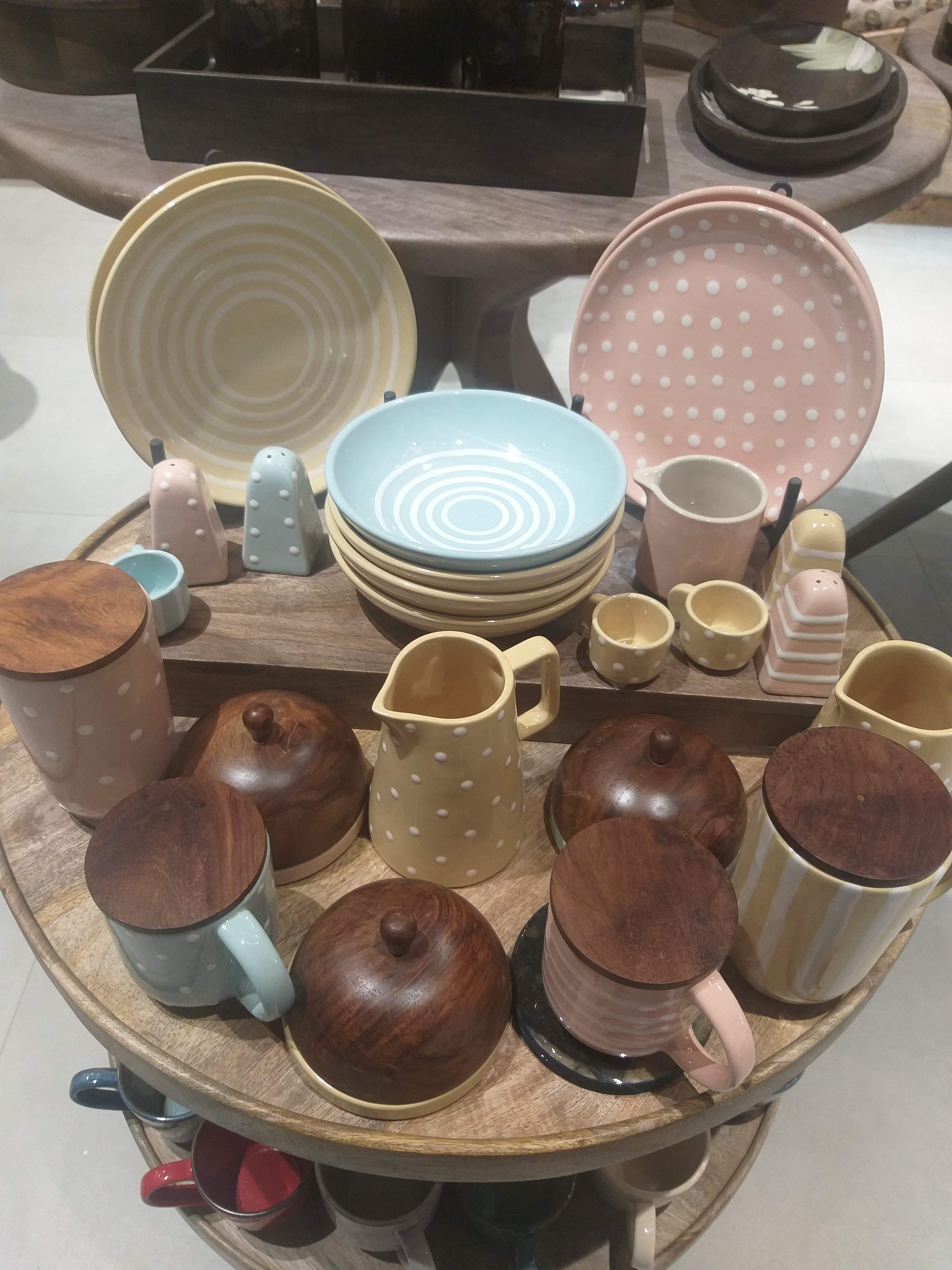 earthenware,Pottery,Ceramic,Copper,Bowl,Wood,Metal,Tableware,Dinnerware set