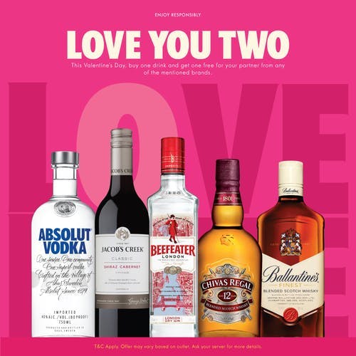 Liqueur,Drink,Distilled beverage,Alcoholic beverage,Product,Alcohol,Bottle,Glass bottle,Whisky,Wine bottle