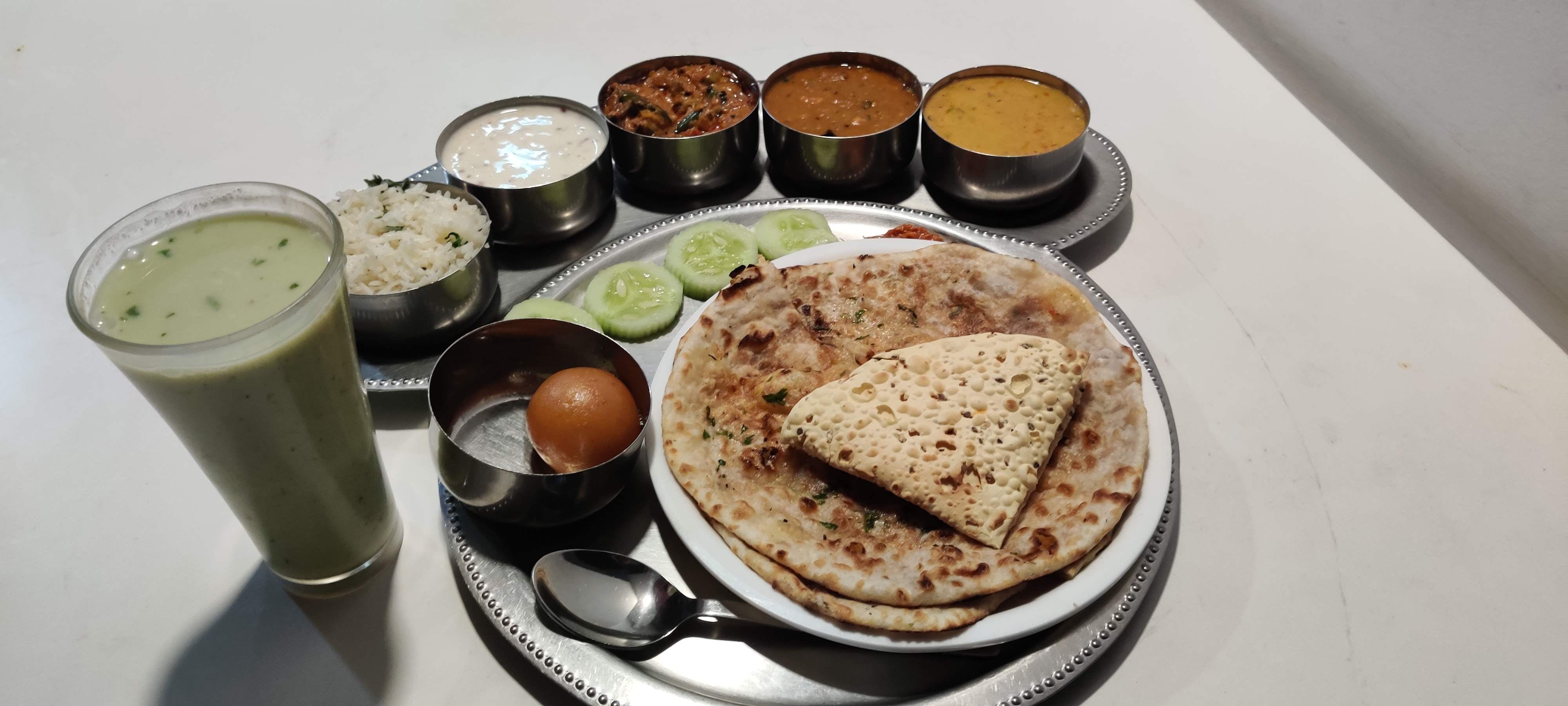 Dish,Food,Cuisine,Ingredient,Chapati,Indian cuisine,Breakfast,Roti,Malawach,Produce
