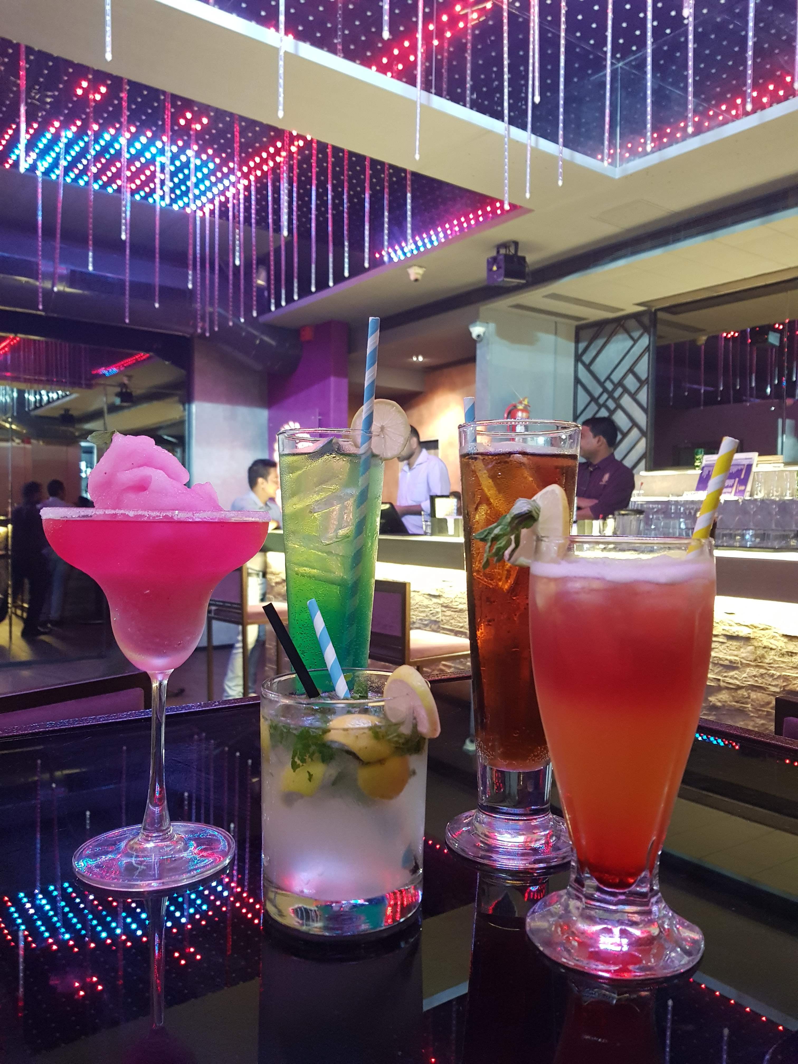 Drink,Alcoholic beverage,Cocktail,Distilled beverage,Classic cocktail,Non-alcoholic beverage,Pink lady,Punch,Cosmopolitan,Daiquiri