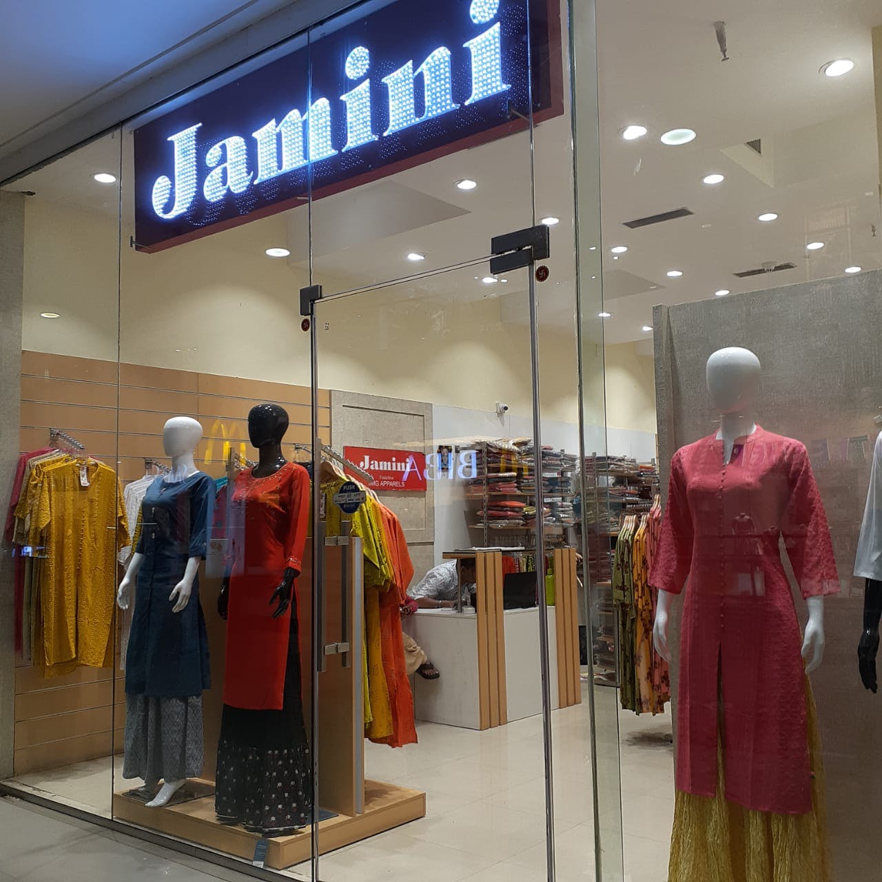 Boutique,Outlet store,Display window,Retail,Building,Shopping,Mannequin,Shopping mall