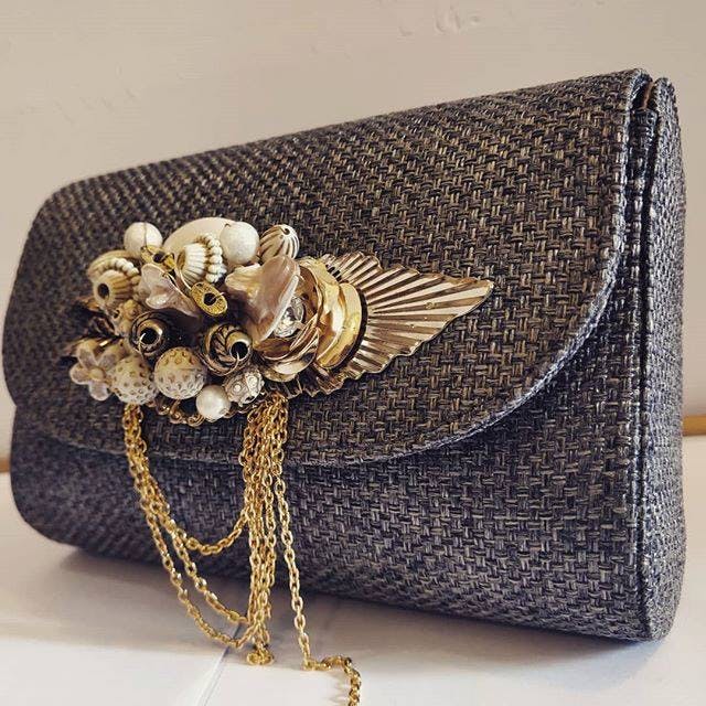 Bag,Fashion accessory,Handbag,Brown,Coin purse,Beige,Wallet,Silver,Leather