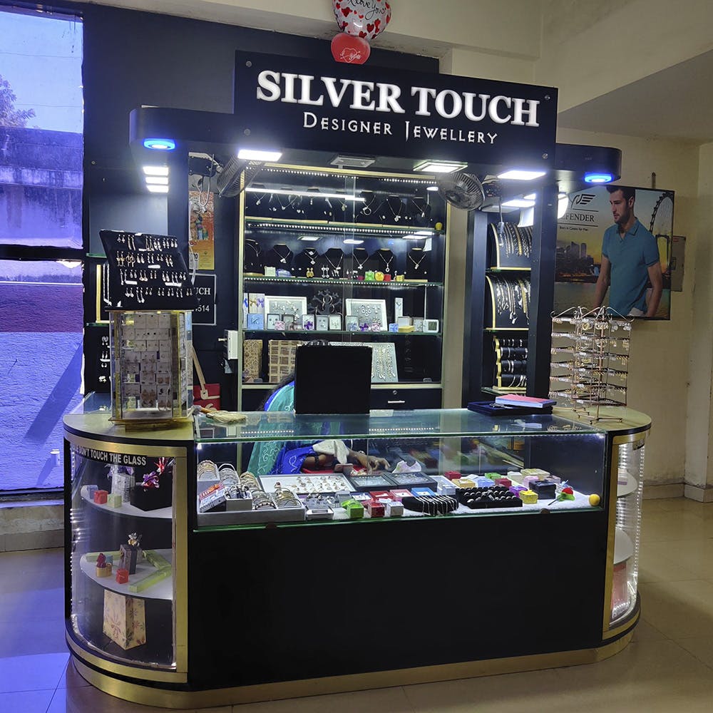 Product,Display case,Games,Retail,Technology,Building,Electronics,Kiosk,Electronic device,Recreation