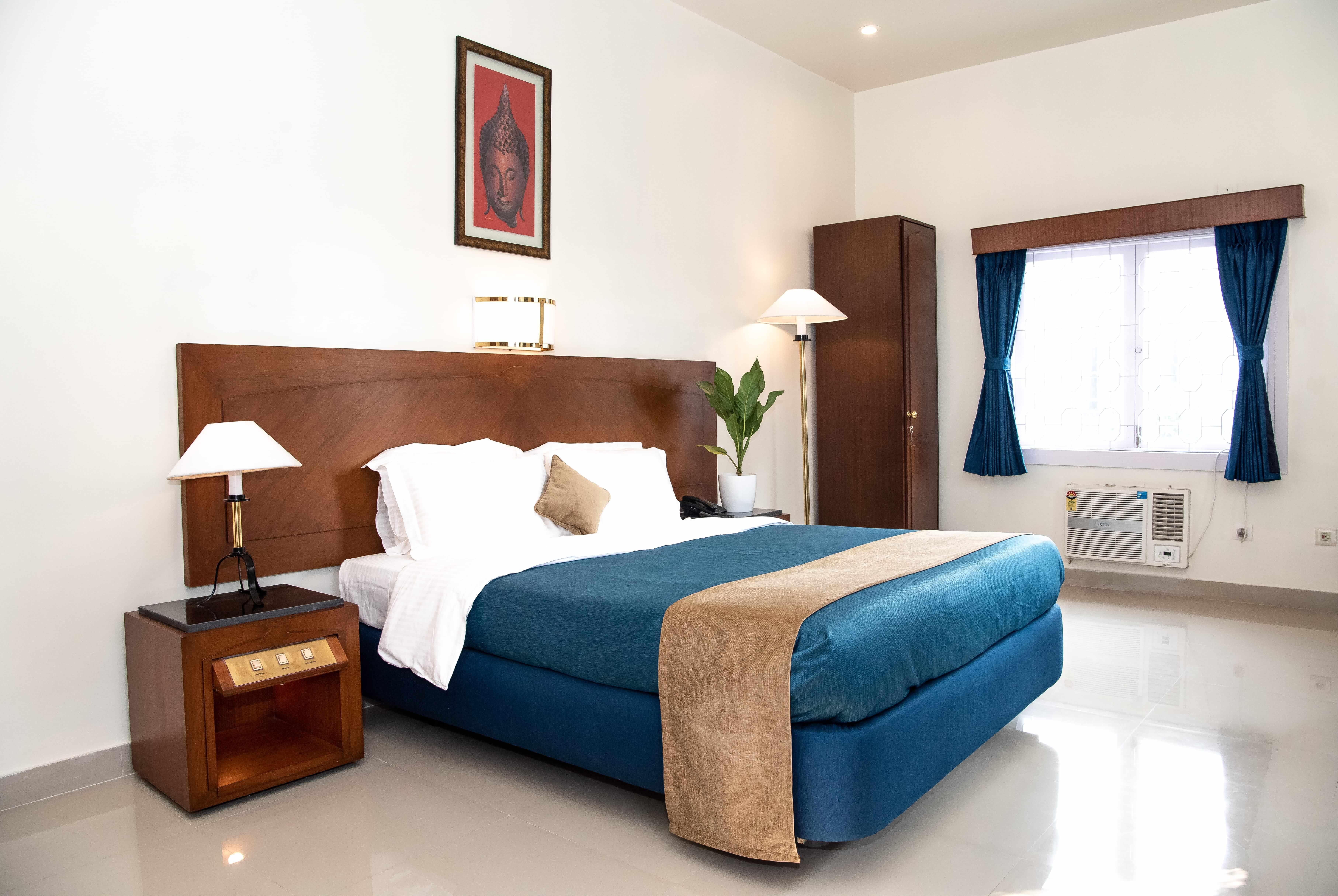 Stay At Windsor Suites In Park Street LBB