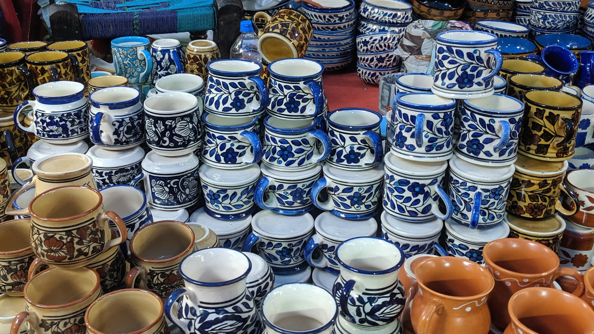 Porcelain,earthenware,Ceramic,Blue and white porcelain,Pottery,Tableware,Dinnerware set,Serveware,Dishware,Art