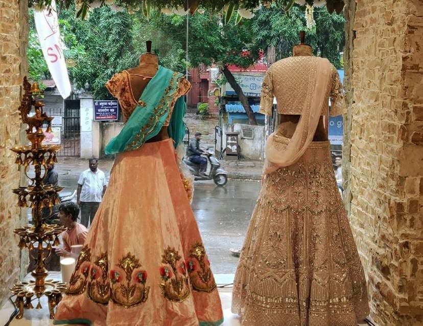Dress,Lady,Sari,Tradition,Formal wear,Peach,Adaptation,Textile,Gown,Art