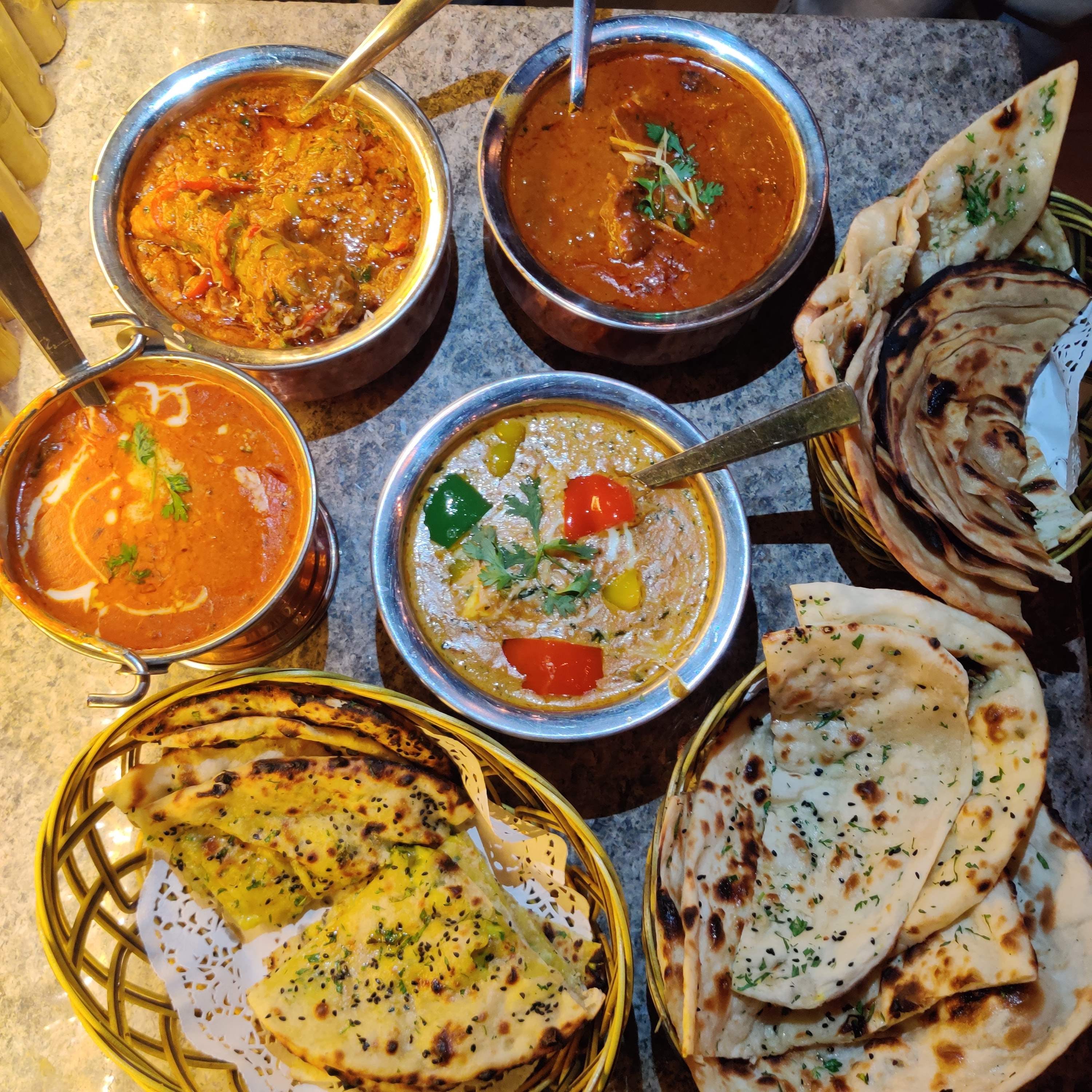 Dish,Food,Cuisine,Naan,Ingredient,Punjabi cuisine,Chapati,Produce,Indian cuisine,Flatbread