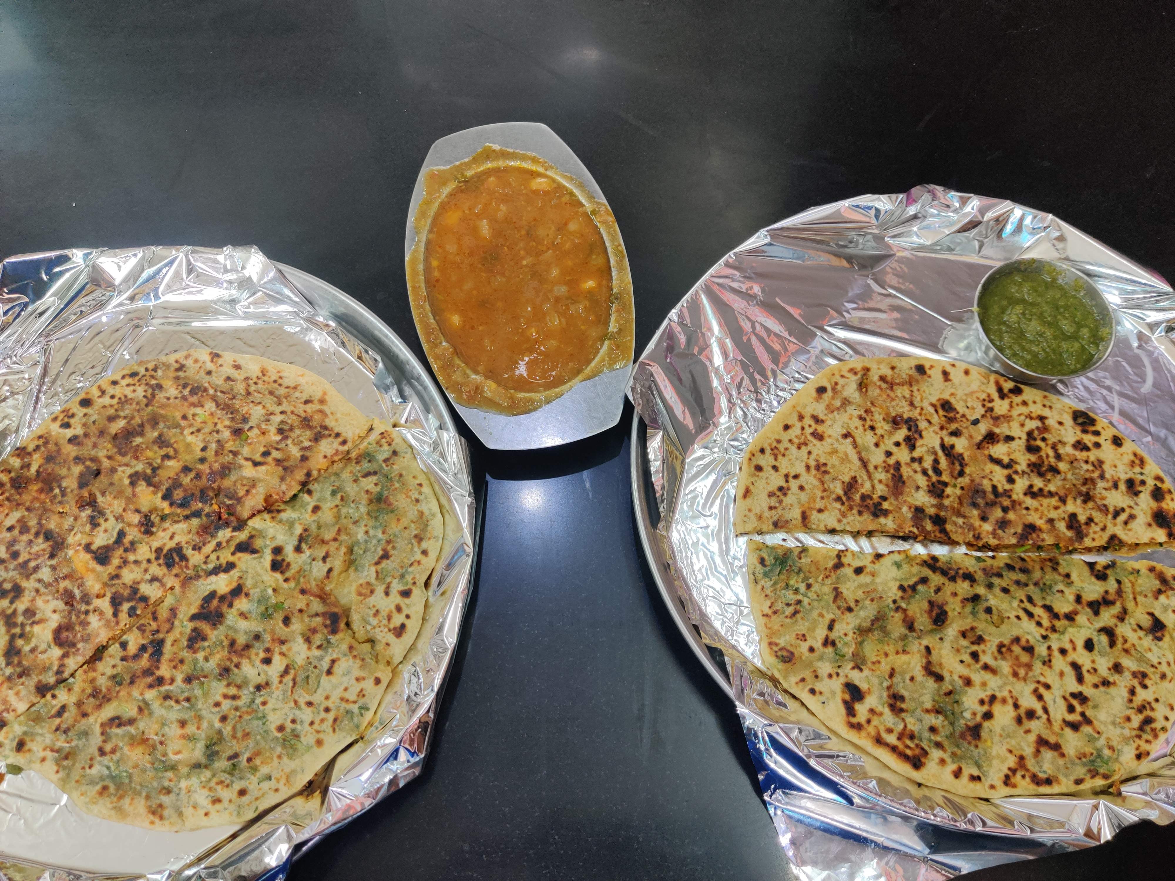 Dish,Food,Cuisine,Ingredient,Produce,Indian cuisine,Lunch,Meal,Pakistani cuisine,Roti prata