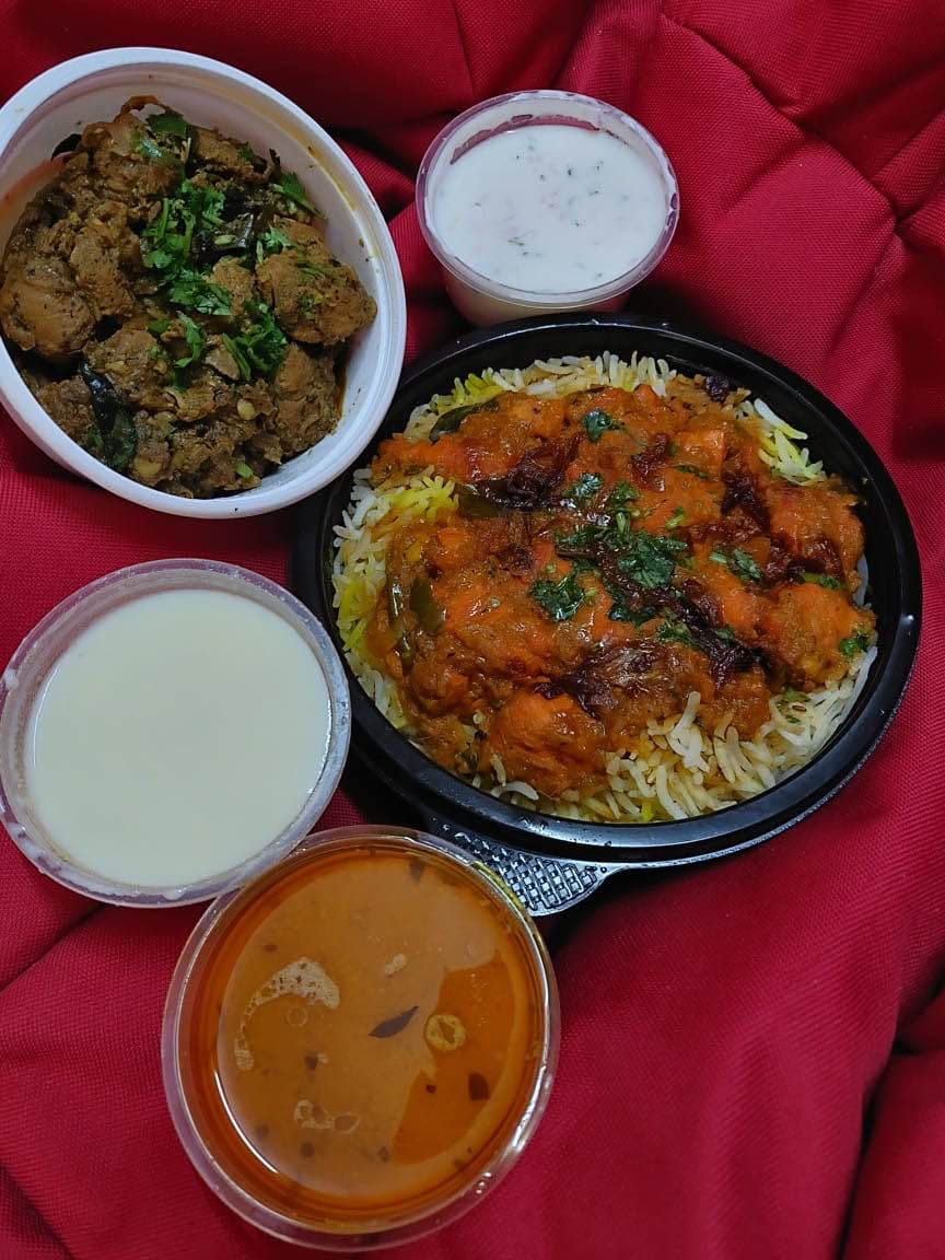 Dish,Food,Cuisine,Ingredient,Curry,Meal,Produce,Lunch,Indian cuisine,Sindhi cuisine