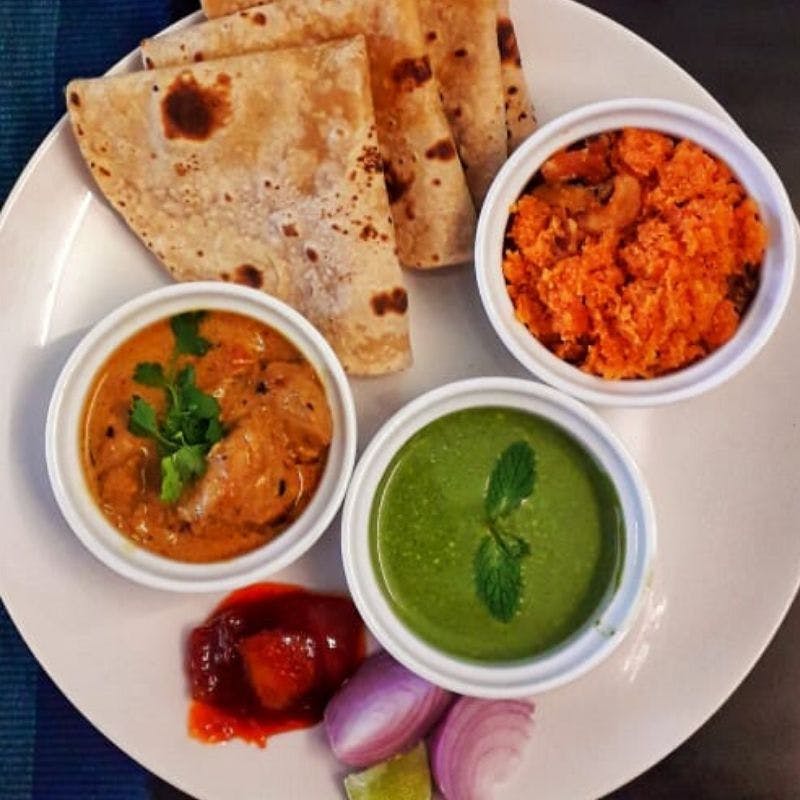 Dish,Food,Cuisine,Naan,Ingredient,Roti,Chapati,Punjabi cuisine,Lunch,Indian cuisine