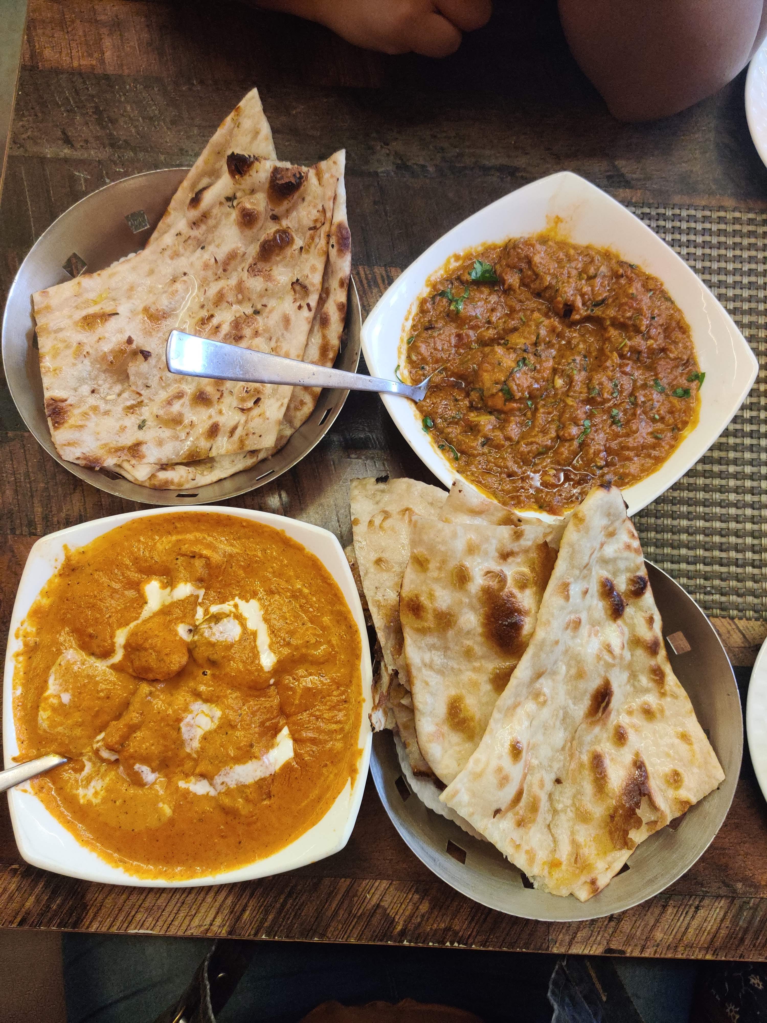 Dish,Food,Cuisine,Naan,Ingredient,Roti,Chapati,Paratha,Punjabi cuisine,Roti prata