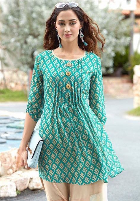 Clothing,Blue,Sleeve,Dress,Turquoise,Aqua,Green,Day dress,Neck,Pattern