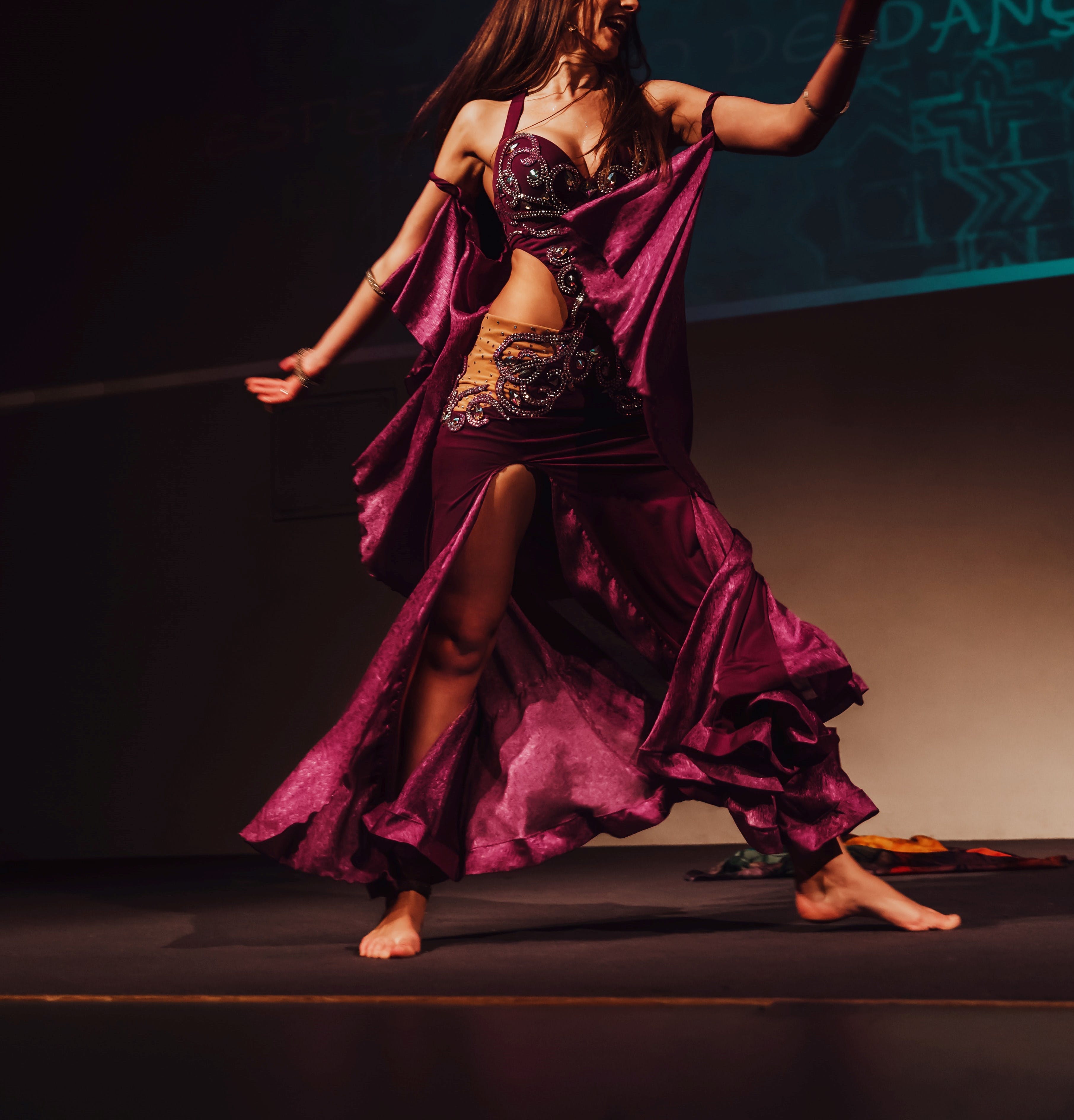 Sign Up For An Online Belly Dancing Workshop I Lbb Mumbai