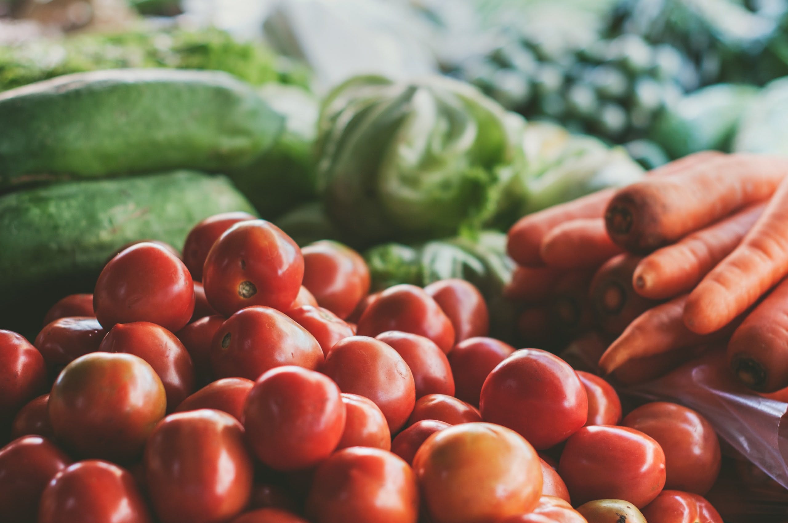 Natural foods,Local food,Food,Whole food,Vegetable,Fruit,Plant,Vegan nutrition,Superfood,Tomato