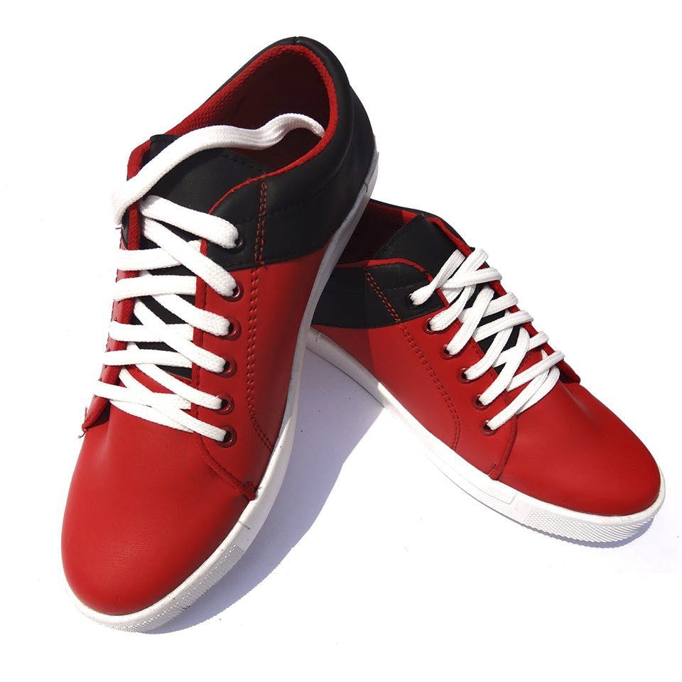 Shoe,Footwear,Sneakers,White,Walking shoe,Red,Plimsoll shoe,Skate shoe,Maroon,Carmine