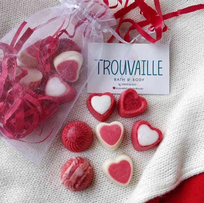 Heart,Pink,Valentine's day,Food,Candy,Party favor,Confectionery,Love,Wedding favors