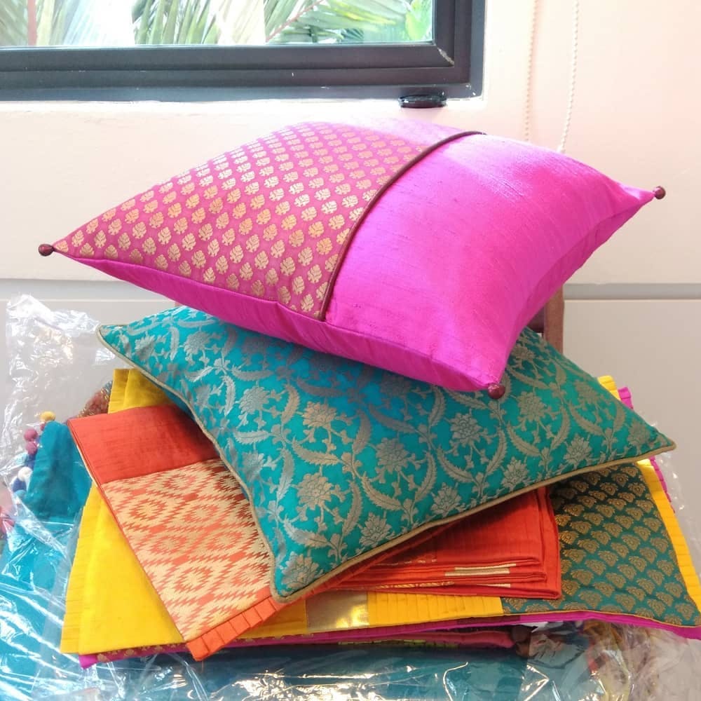 Pillow,Cushion,Pink,Furniture,Turquoise,Textile,Orange,Magenta,Linens,Throw pillow
