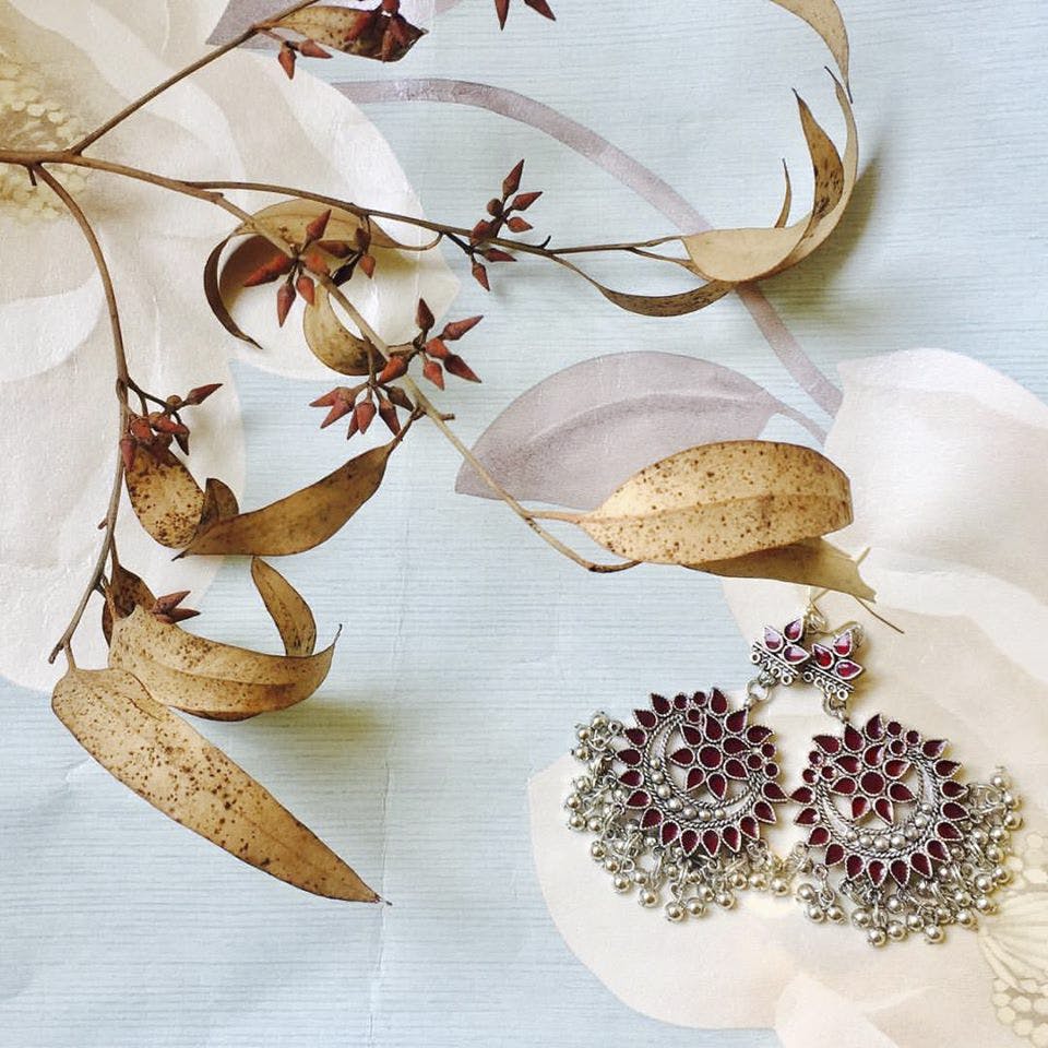 Leaf,Tableware,Plant,Ornament,Flower,Fashion accessory,Still life photography,Paper
