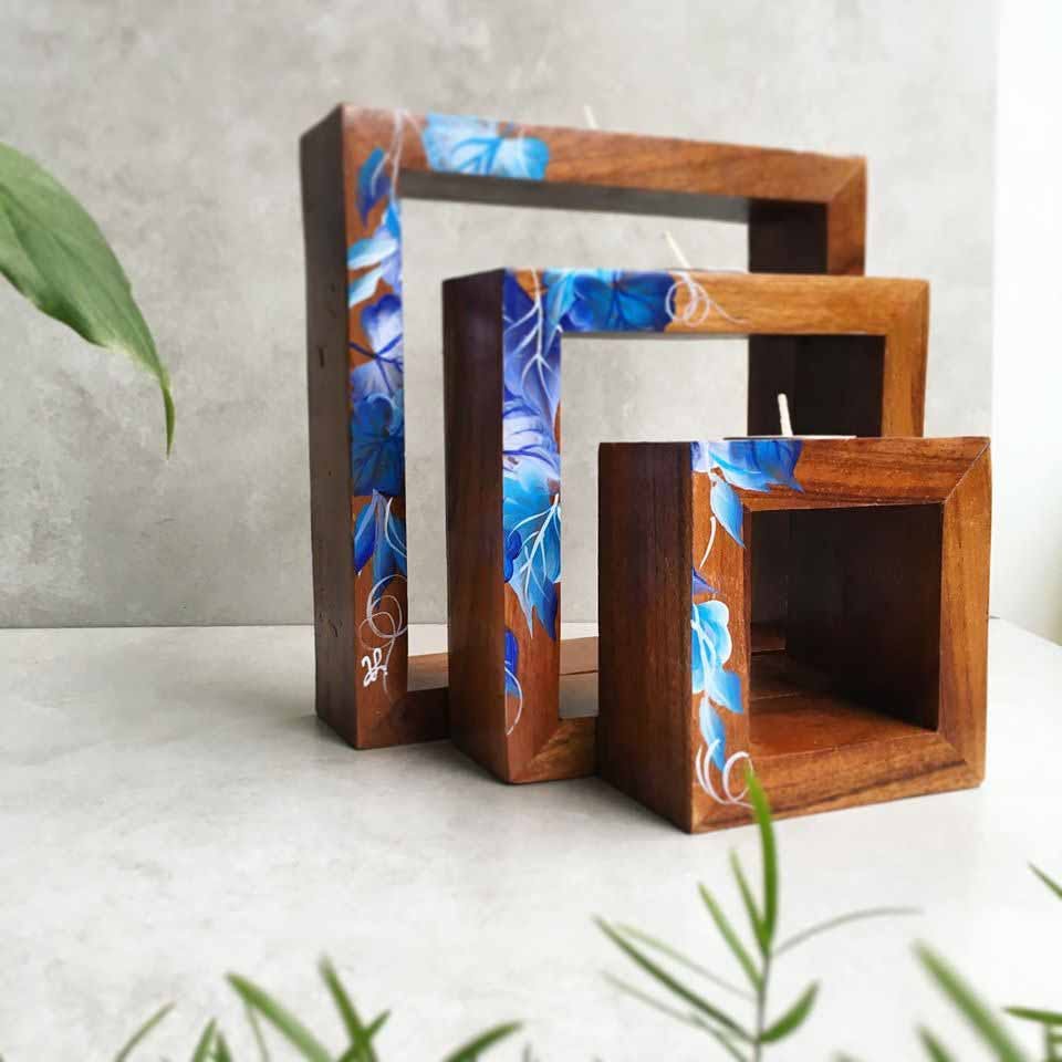 Shelf,Wood,Furniture,Bookend,Table,Rectangle,Picture frame