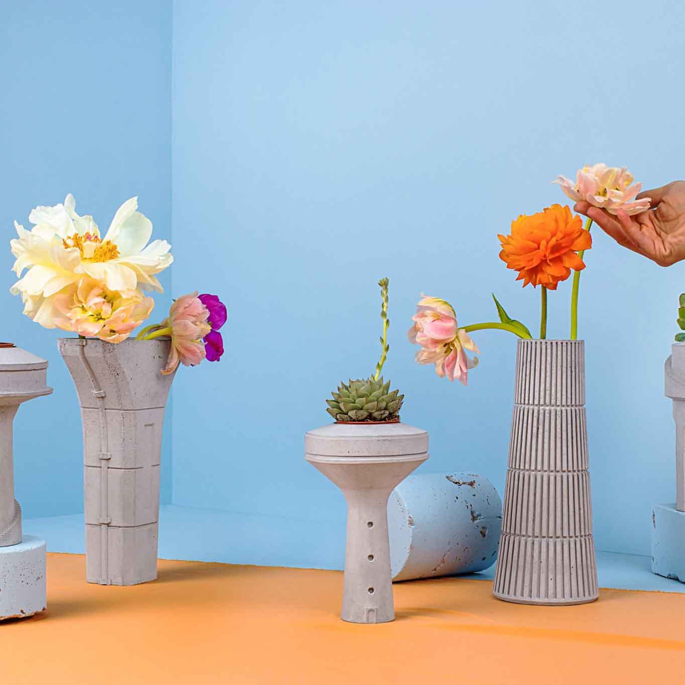 Vase,Cut flowers,Flower,Flowerpot,Yellow,Artificial flower,Orange,Bouquet,Plant,Floral design