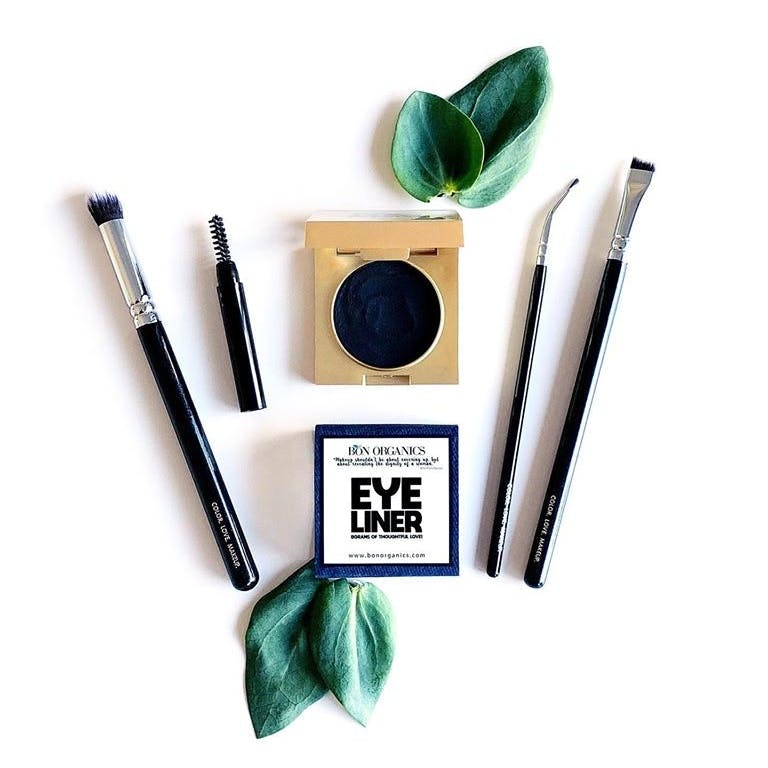 Green,Eye liner,Eye,Cosmetics,Writing implement
