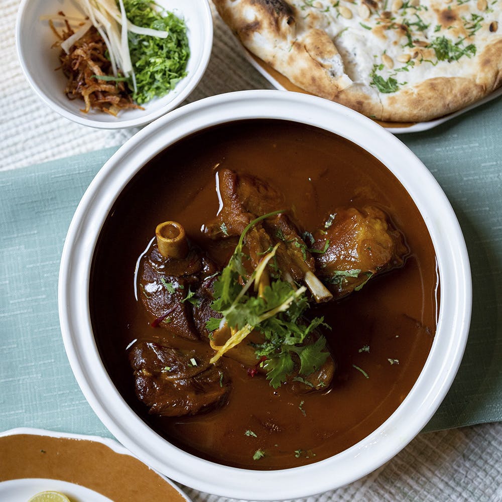 Dish,Food,Cuisine,Ingredient,Gravy,Curry,Nihari,Brown sauce,Produce,Gosht