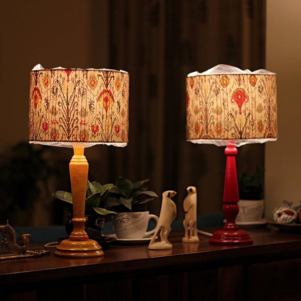 Lampshade,Lighting accessory,Lamp,Lighting,Home accessories,Light fixture,Textile,Interior design,Still life,Room