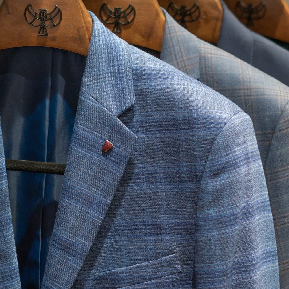 Suit,Blue,Clothing,Formal wear,Outerwear,Pocket,Tie,Dress shirt,Blazer,Button