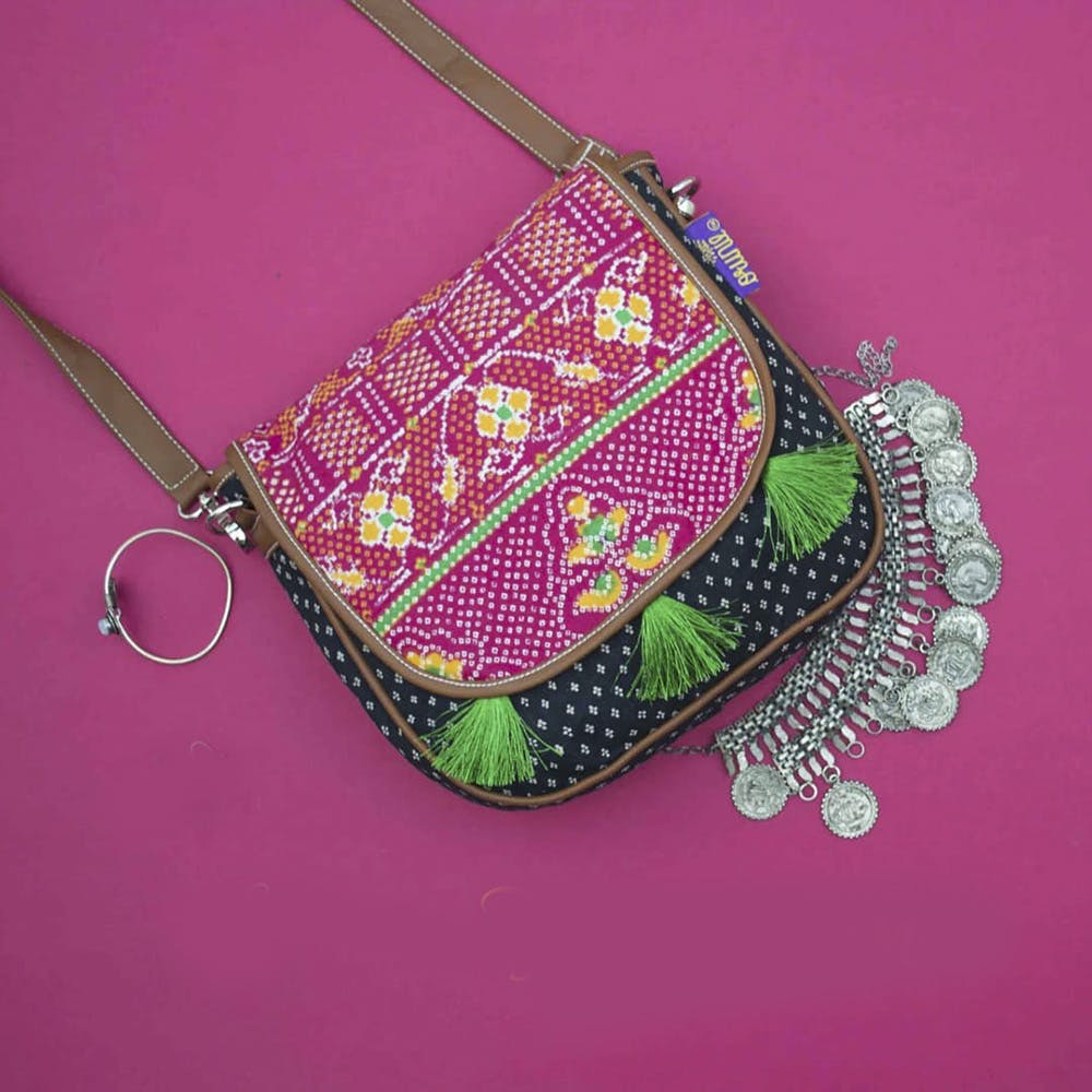 Bag,Pink,Handbag,Magenta,Green,Fashion accessory,Shoulder bag,Visual arts,Coin purse,Pattern