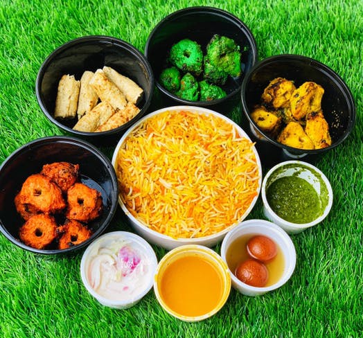 Dish,Cuisine,Food,Meal,Ingredient,Lunch,Comfort food,Vegetarian food,Produce,Indian cuisine
