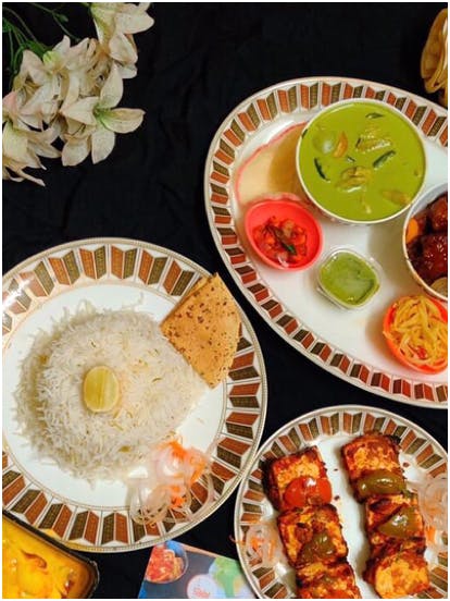 Dish,Food,Cuisine,Meal,Ingredient,Lunch,Steamed rice,Produce,Indian cuisine,Nasi liwet