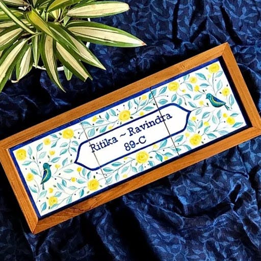 Rectangle,Plant,Pineapple,Textile,Flower,Pattern,Wildflower,Label,Picture frame