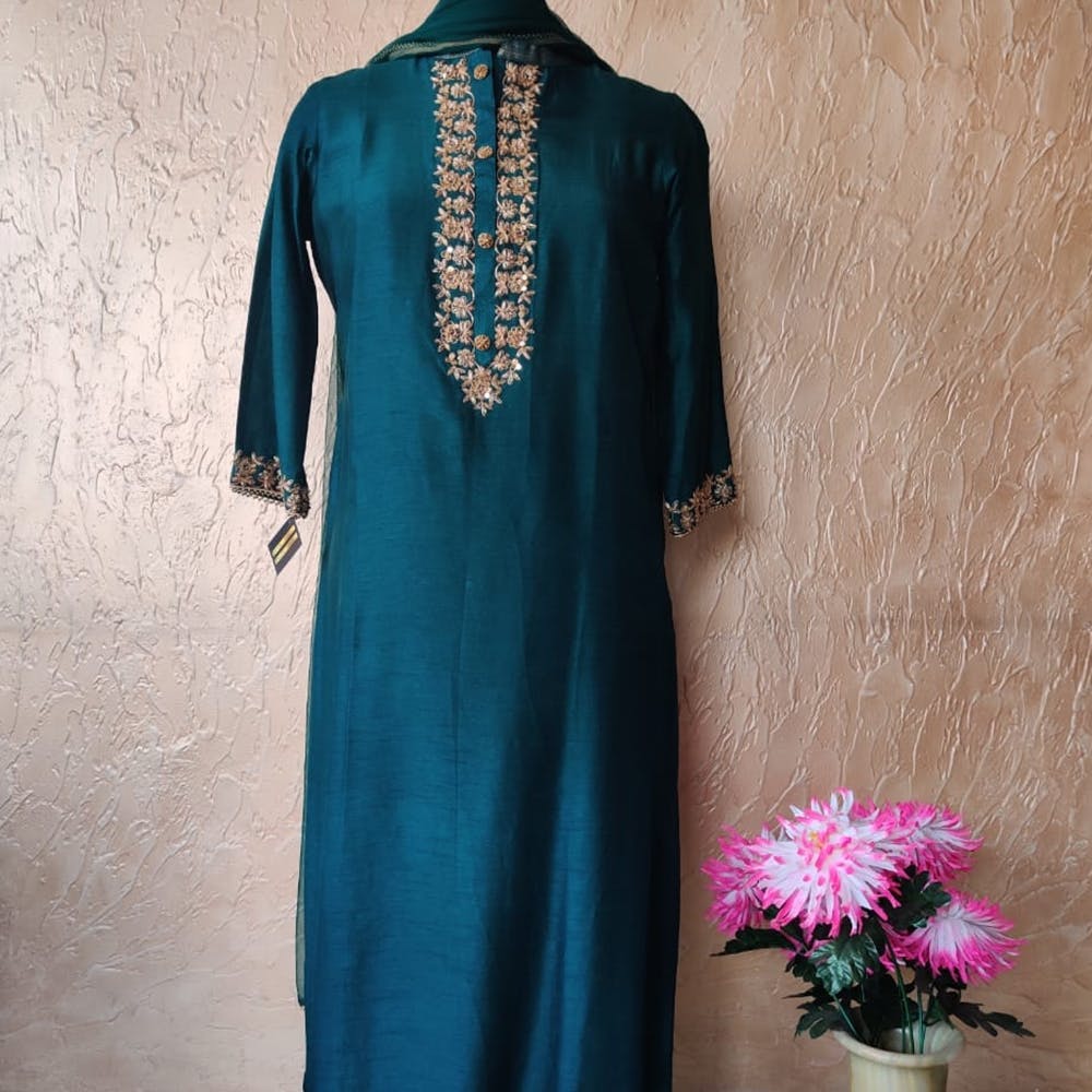 Clothing,Blue,Aqua,Turquoise,Dress,Formal wear,Day dress,Teal,Embroidery,Turquoise