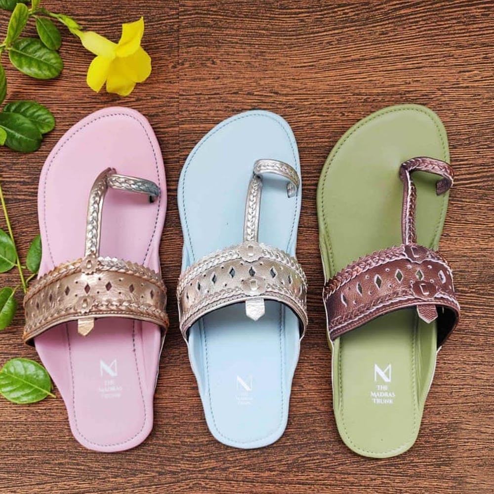 Women Cut Out Minimalist Slide Sandals, Funky Summer Flat Sandals | SHEIN  USA