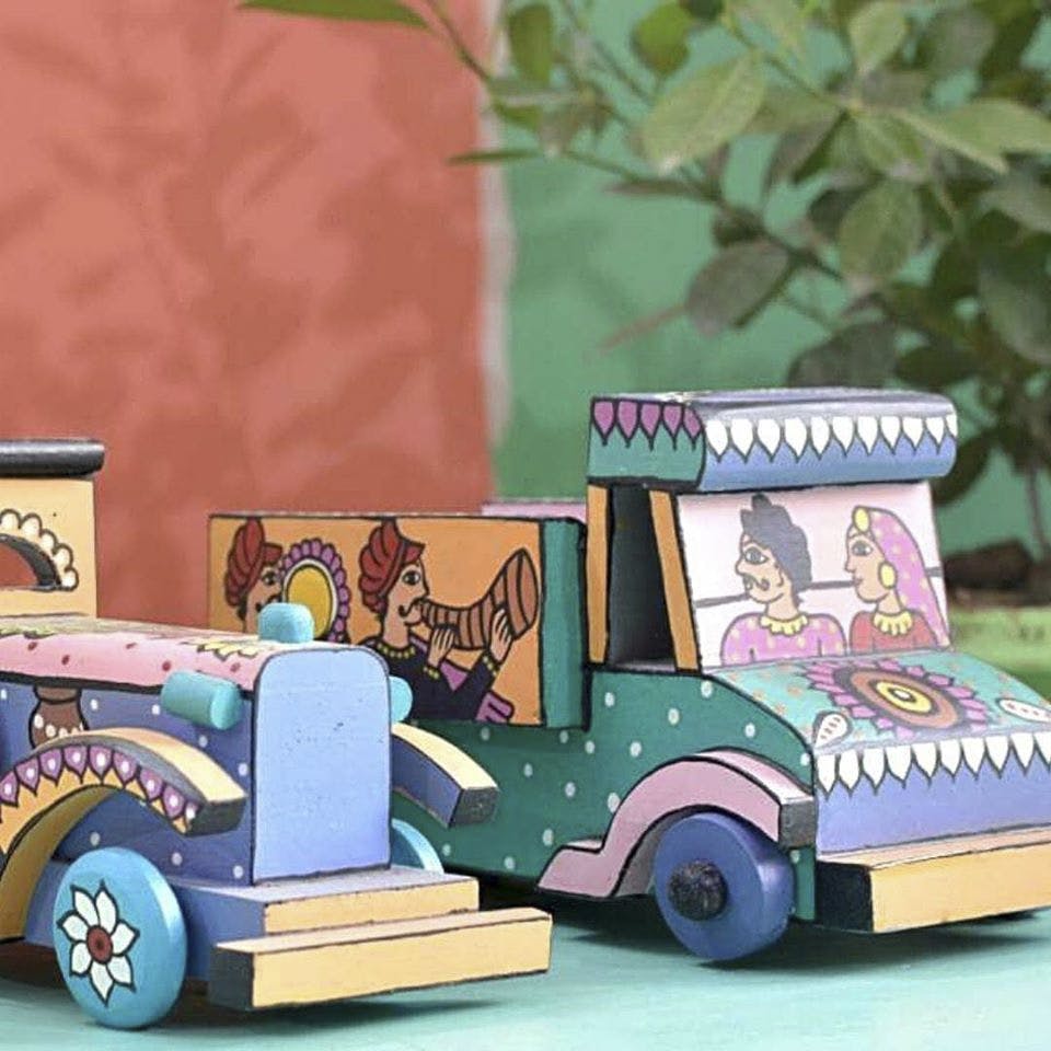 Motor vehicle,Vehicle,Transport,Cartoon,Toy,Mode of transport,Car,Model car,Toy vehicle,Animation