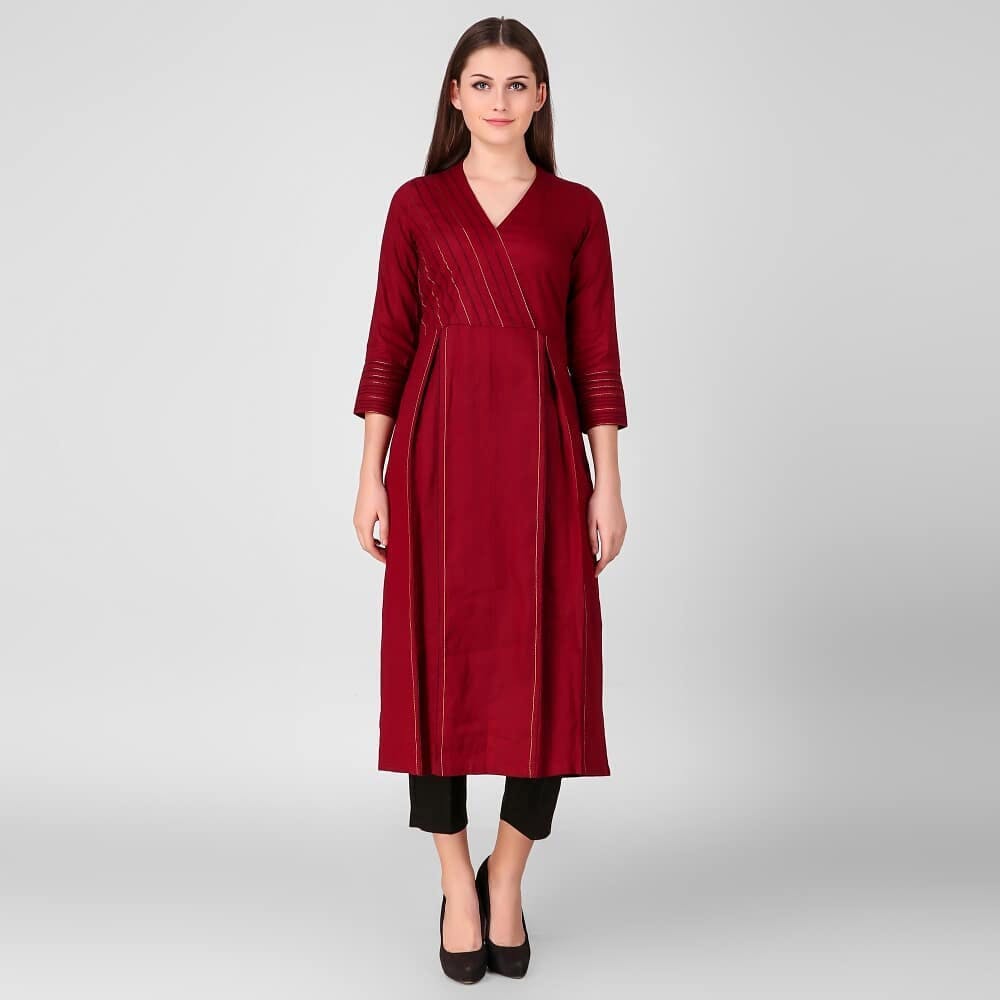 Clothing,Dress,Sleeve,Maroon,Formal wear,Day dress,Neck,Outerwear,Velvet,Fashion model