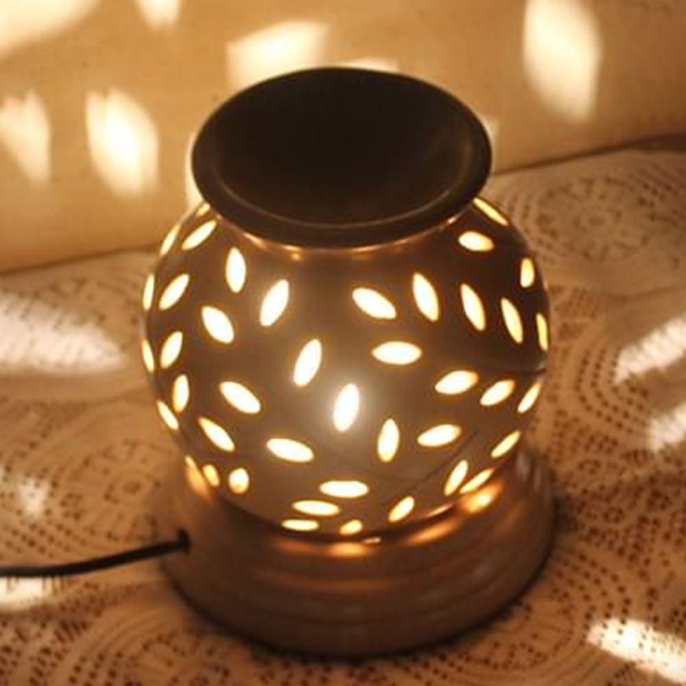 Lighting,Lantern,Lamp,Ceramic,Light,Light fixture,Lampshade,Porcelain,Lighting accessory,Nightlight