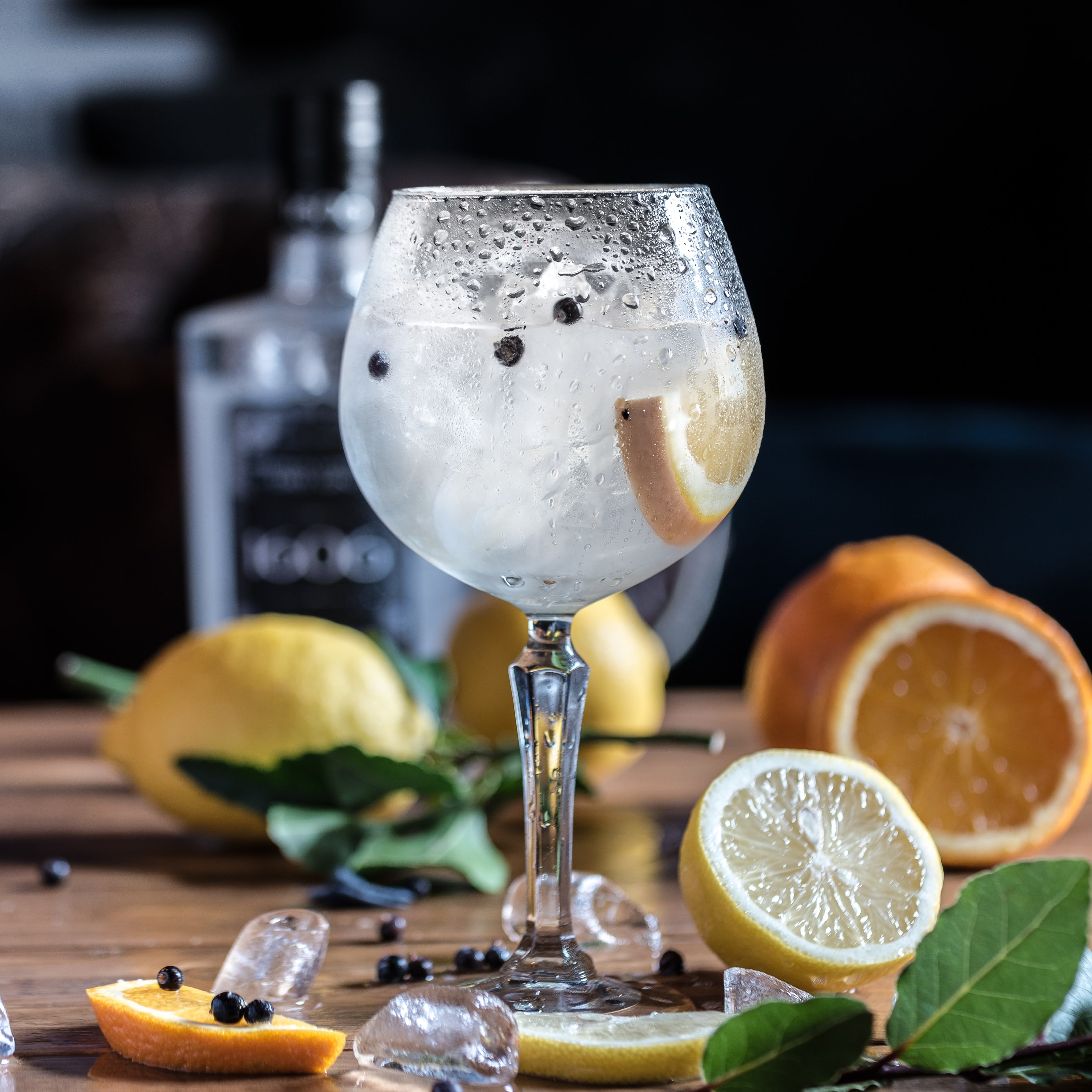 Drink,Champagne cocktail,Gin and tonic,Alcoholic beverage,Food,Distilled beverage,Spritzer,Sour,Daiquiri,Fizz